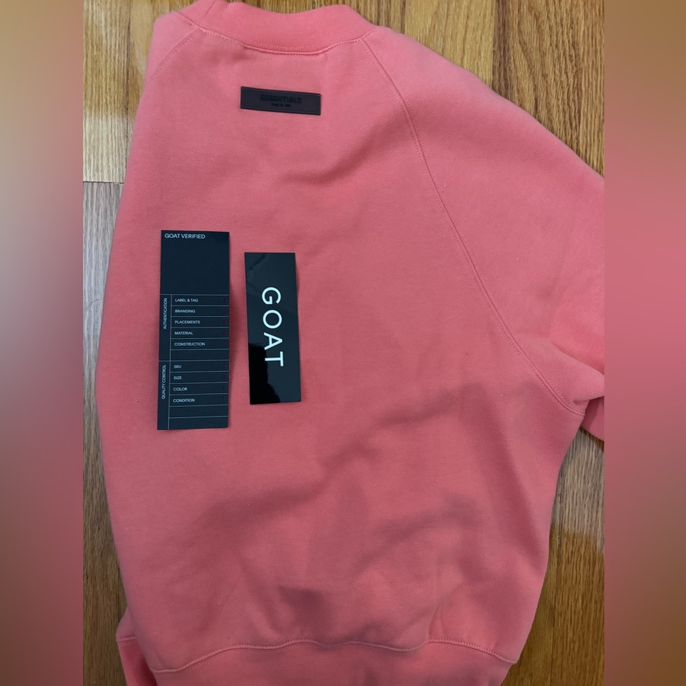 Fear of God Essentials Crewneck ‘Coral’